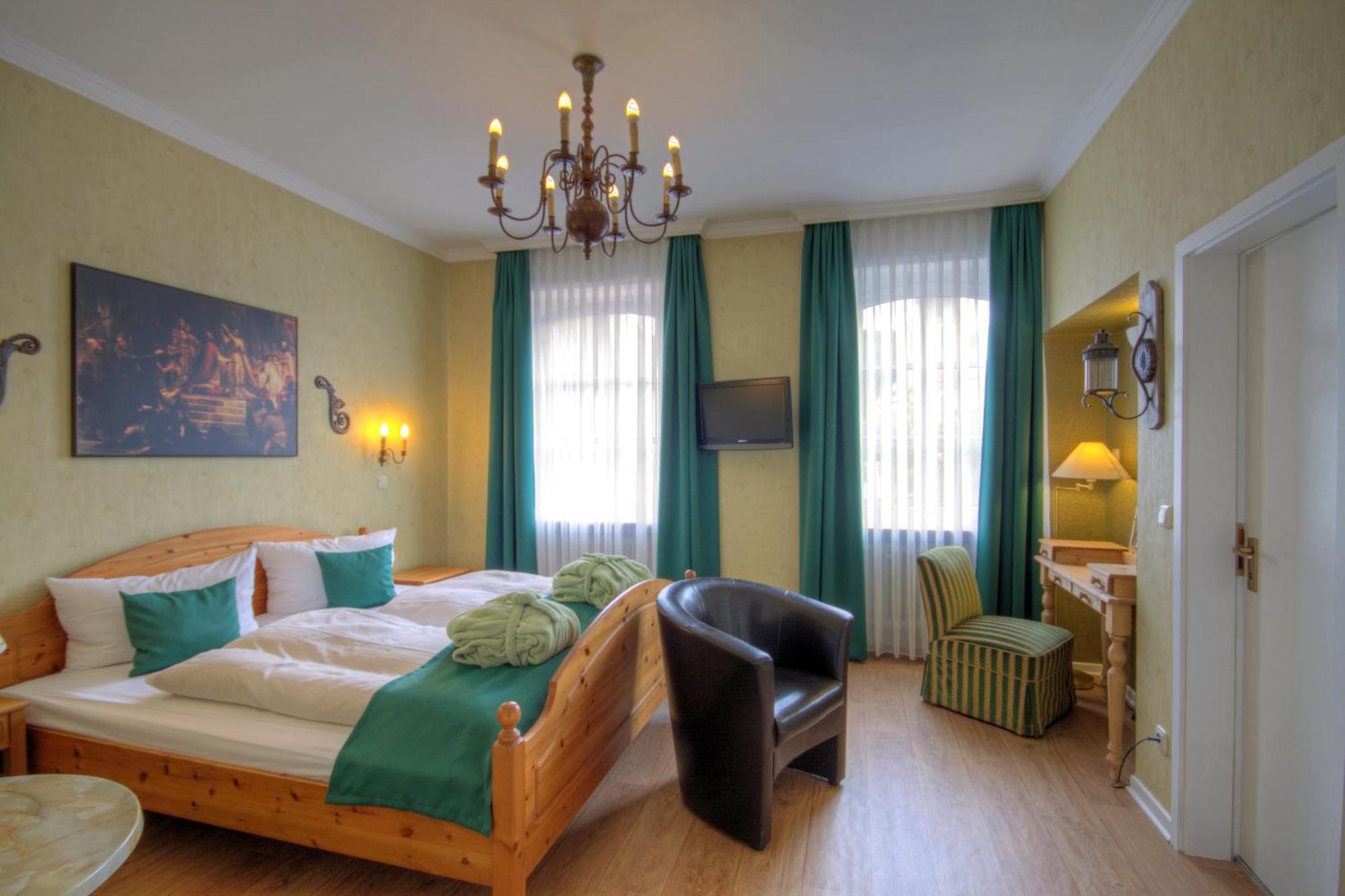 Hotel Zum Goldenen Stern Pruem Exterior photo